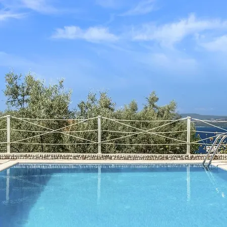Apartment Oceanida Nikiana